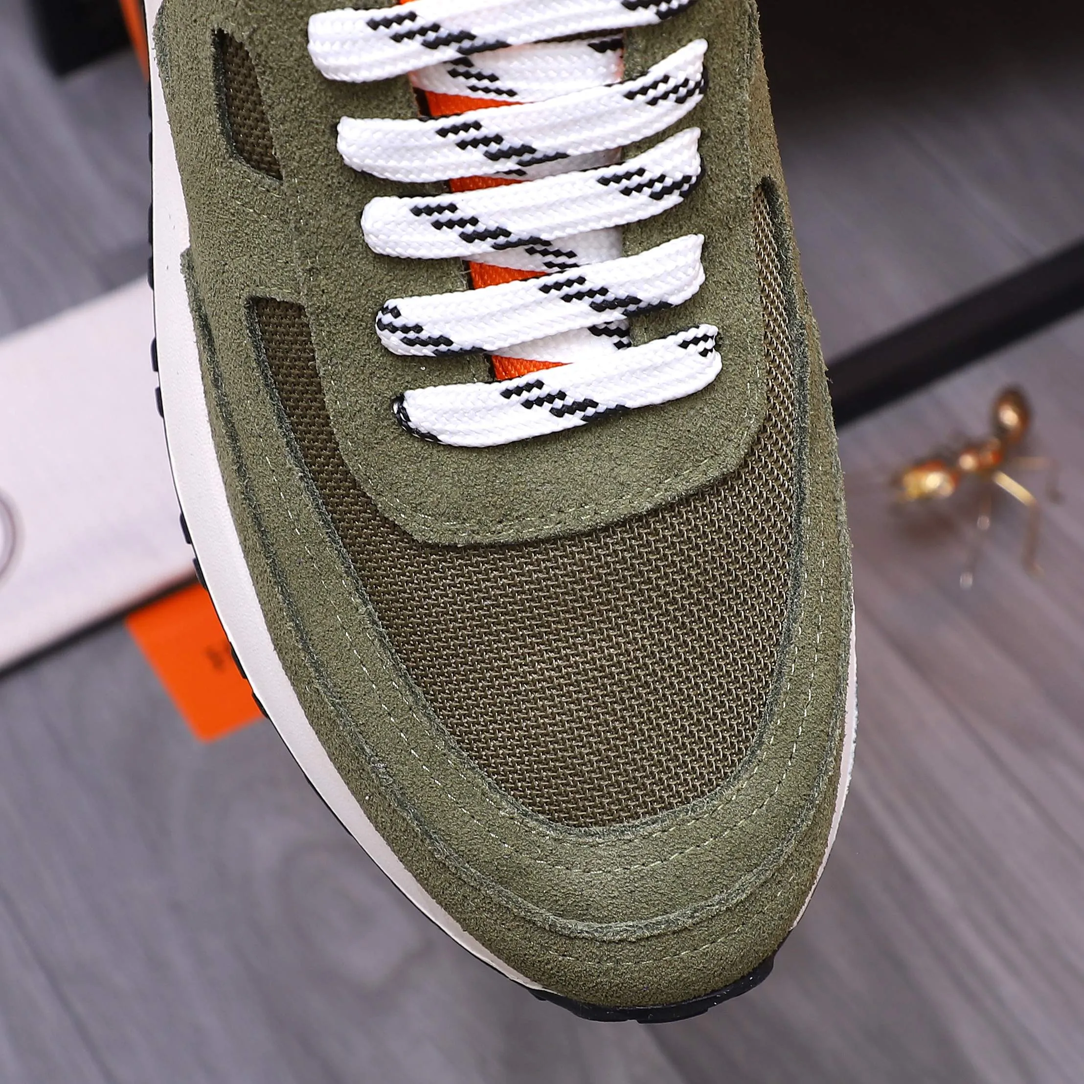 Men's shoes 💰420 Product trademark: HERMES "Hermes" casual shoes Regular size: 38-44 Product materials: Selected frosted cowhide stitching mesh upper Breathable mesh lining Cowhide insole Rubber outsole